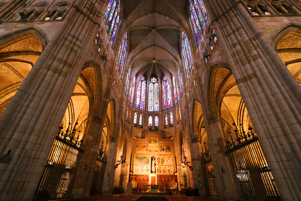 Santa María de León Cathedral interior