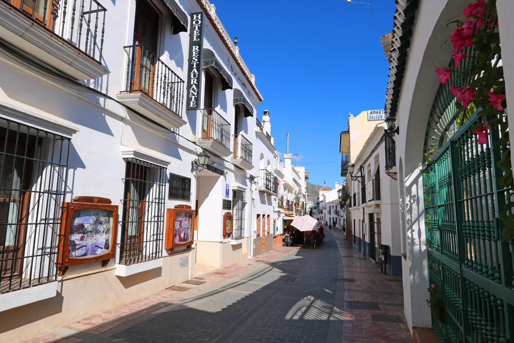 Calle Carabeo, Nerja