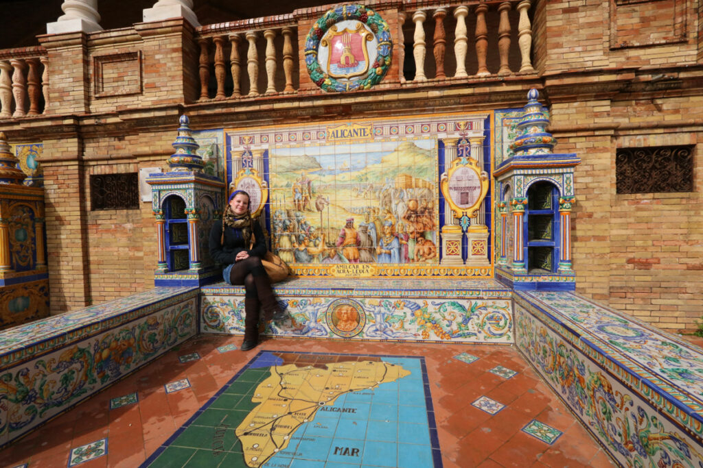 alcoves of the provinces in Plaza de Espana