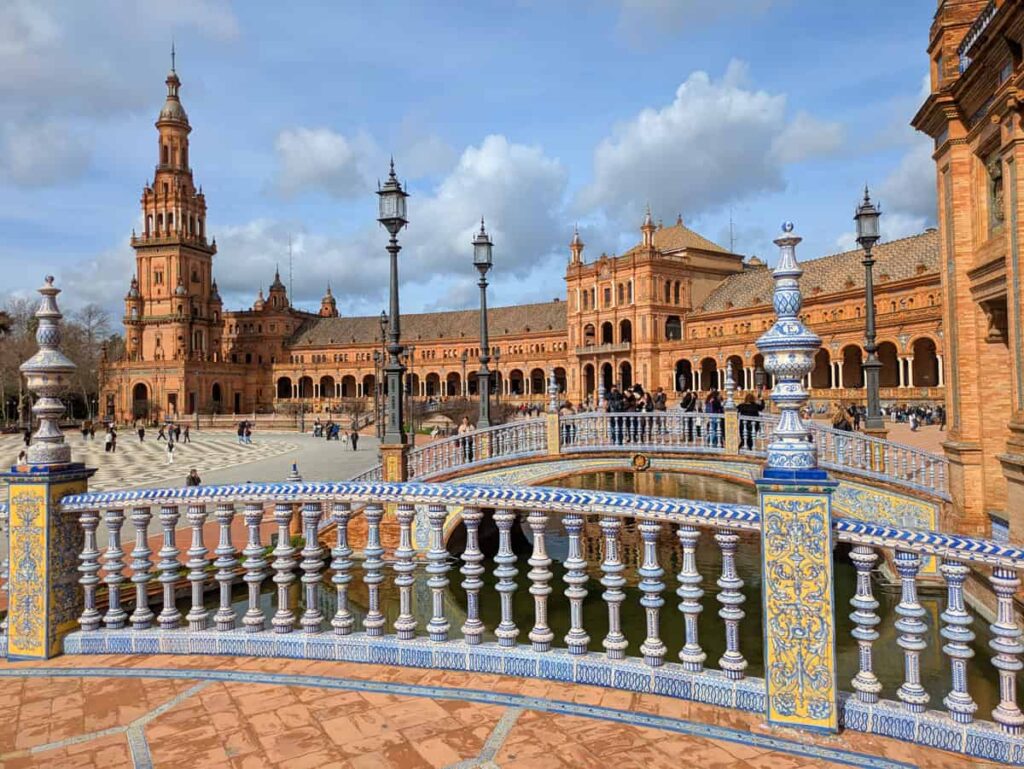 Seeing the highlights of Seville…while saving money!