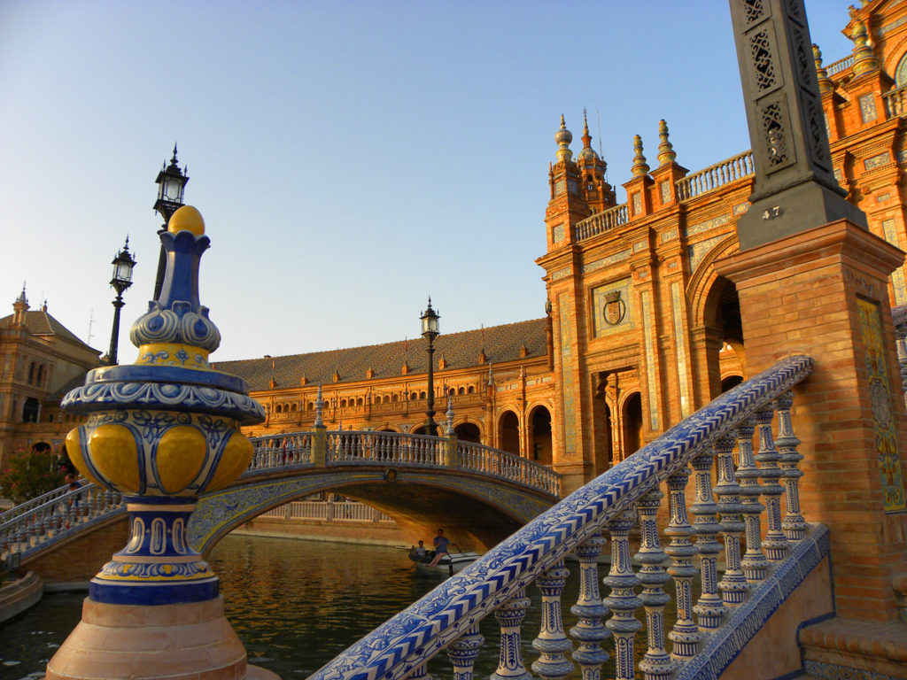 Seeing the highlights of Seville…while saving money!