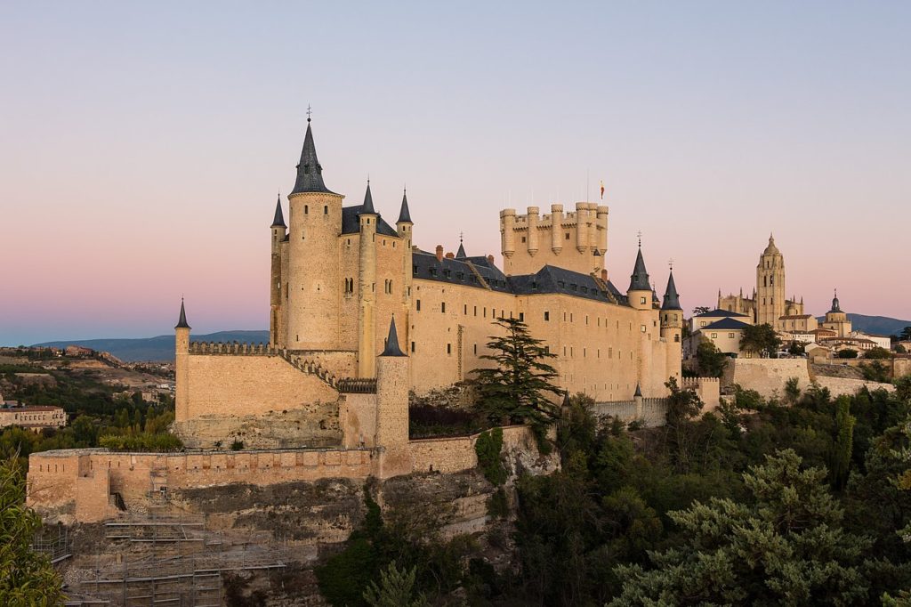 L'Alcazar de Ségovie plus beaux châteaux d'Espagne